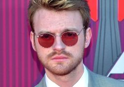 Finneas Biglietti